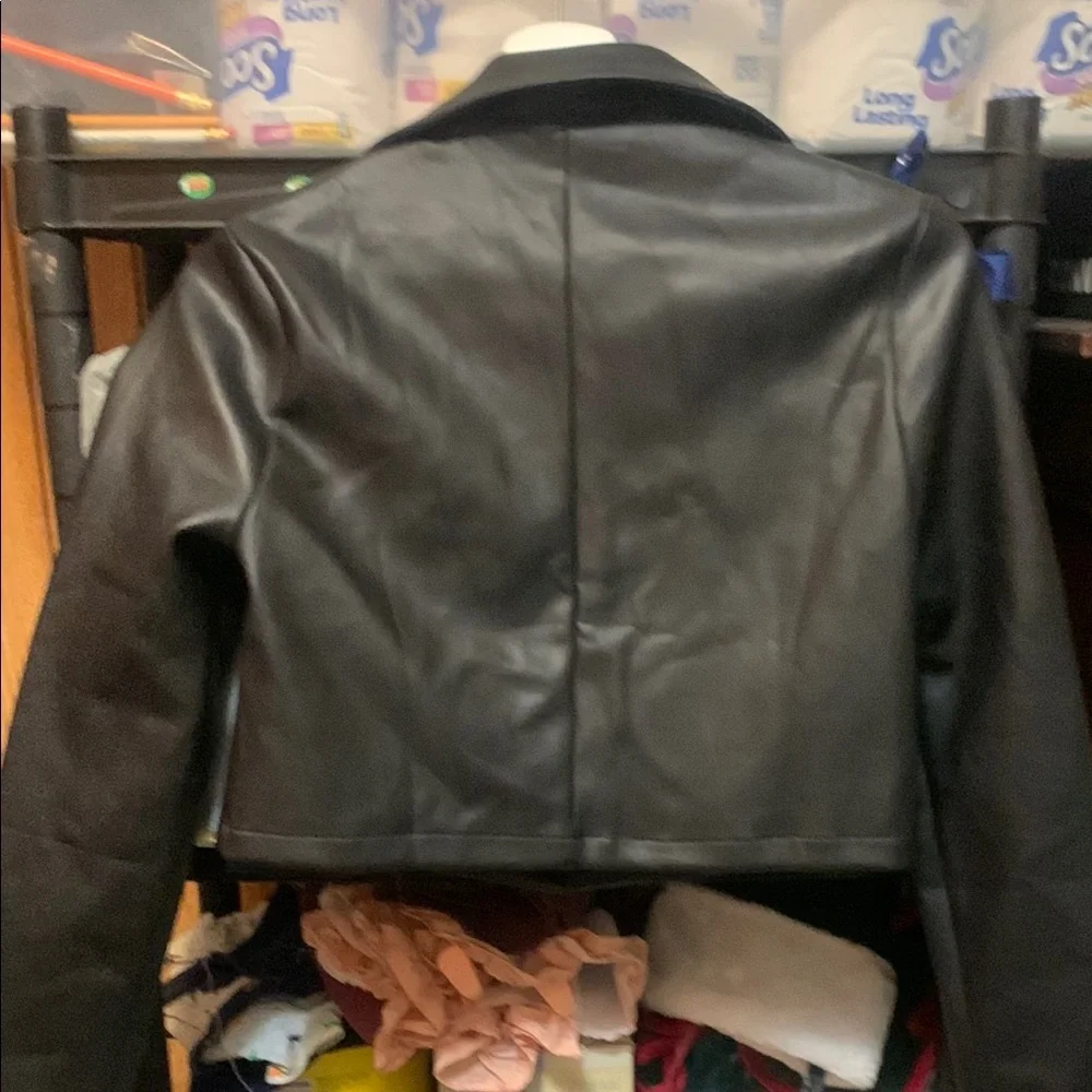 Black Faux Leather Cropped Jacket - Picture 5 of 5